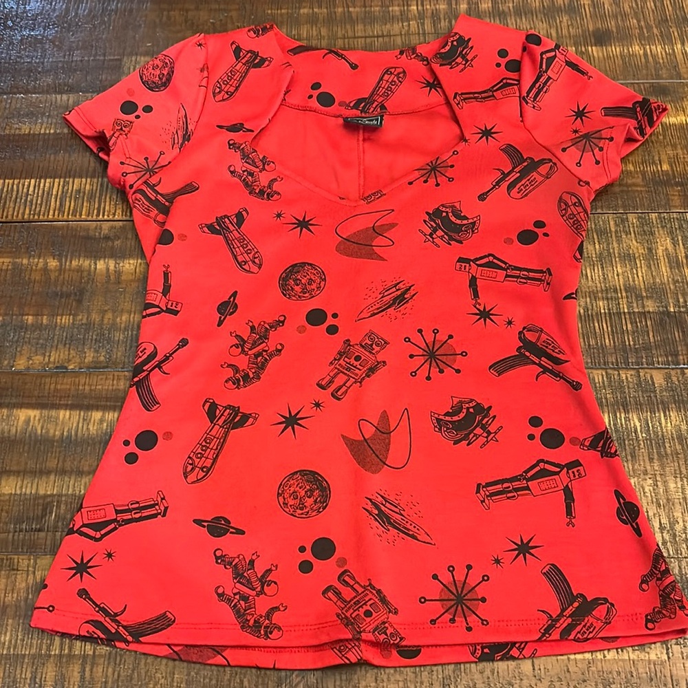 Rock Steady Sophia Top Space Robot